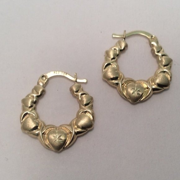10k Real GOLD Hugs Kisses Huggie OX XO Heart Hoop 1.7gr - Picture 1 of 7